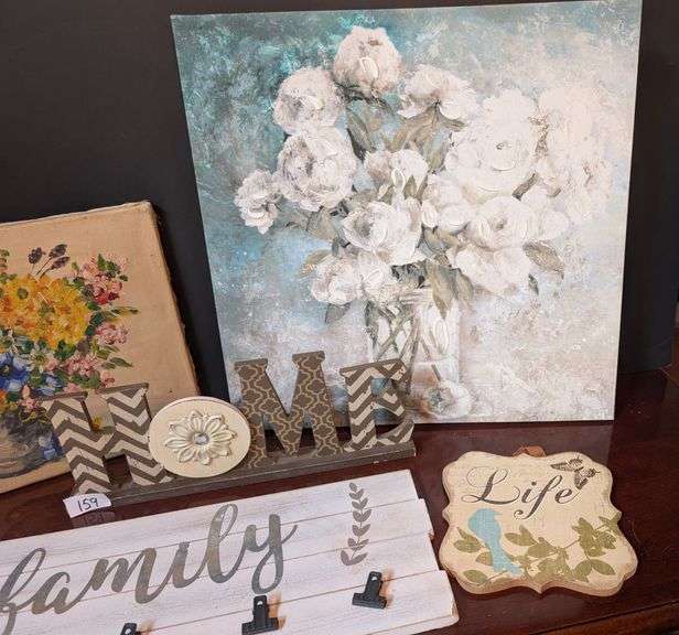5 pc. Home decor(located in ds back bedroom)