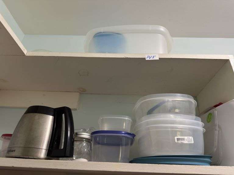 Pantry shelf lot (located in pantry)