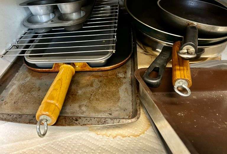 Lot of Cooking Sheets, Pans and More (Located in Kitchen)