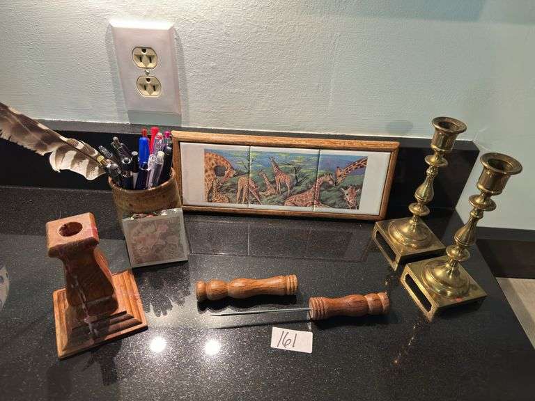 Miscellaneous lot: candle holder, ice pick, pottery jar of pens and tile giraffes (kitchen)