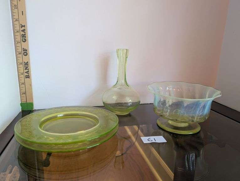 4 pc. Vaseline glass(located in living room)