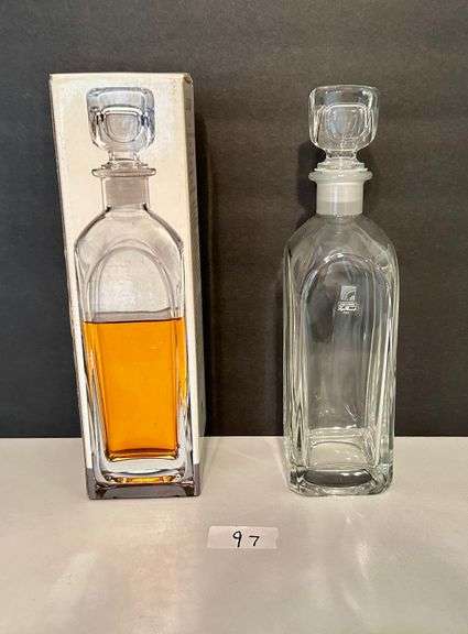 Luigi Bormioli Glass Decanter (Located in Master Bedroom)