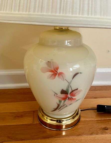 2pc Lamps 22 1/8” Tall (Located in Bedroom to the Left)