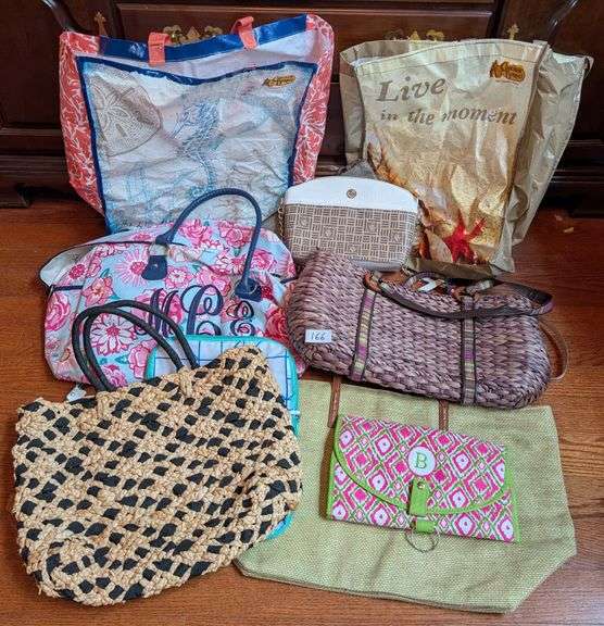 10 pc. Purses, tote bags and more (located in front bedroom)