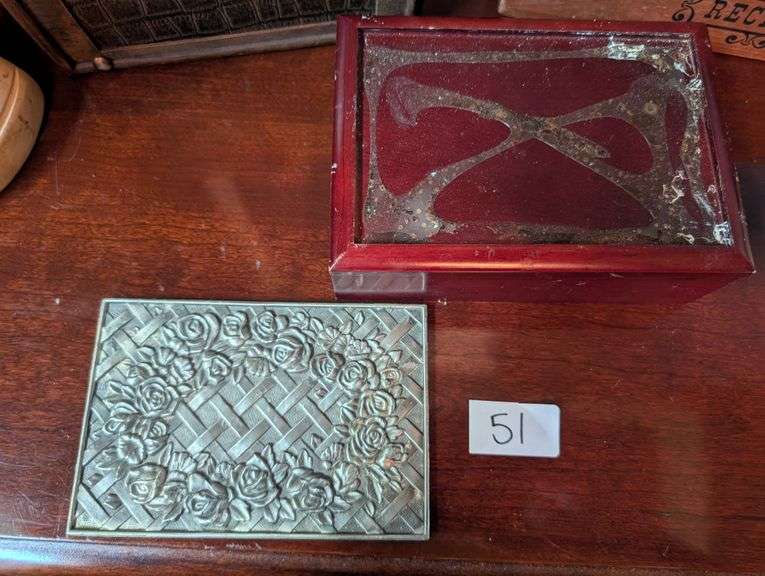 5 pc. Matching Bookends and vintage boxes, some damage on one box(located in ds back bedroom)