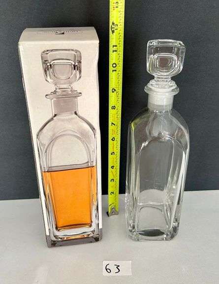 Luigi Bormioli's Glass Decanter (Located in Master Bedroom)