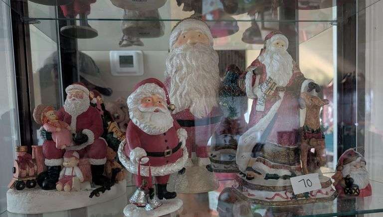 5 pc.Shelf Santa Lot(located in ds hallway)
