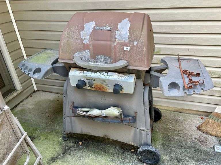 Char-Broil Grill (In Rough Shape) (Located in Back Yard)