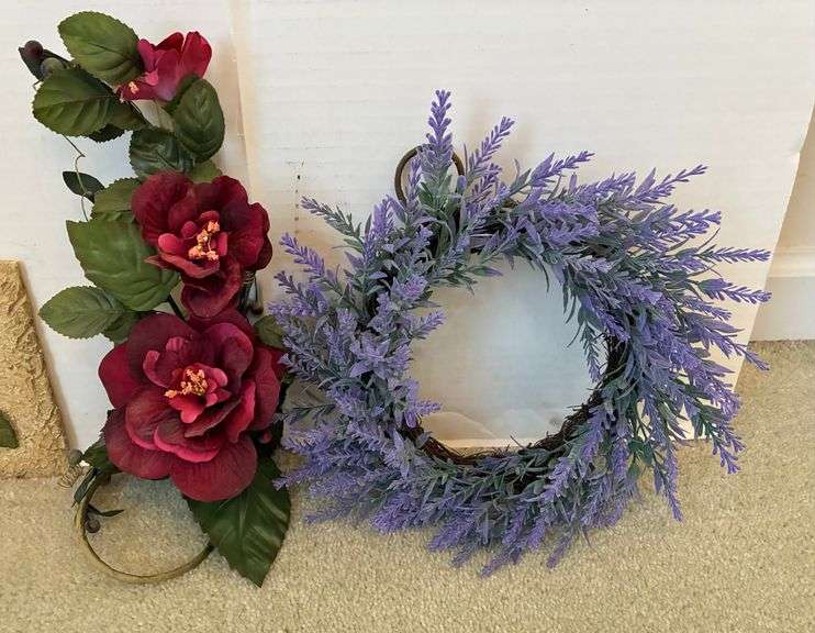 8 pc Artificial Flower Arrangements and Wall Decor (Located Left Bedroom)