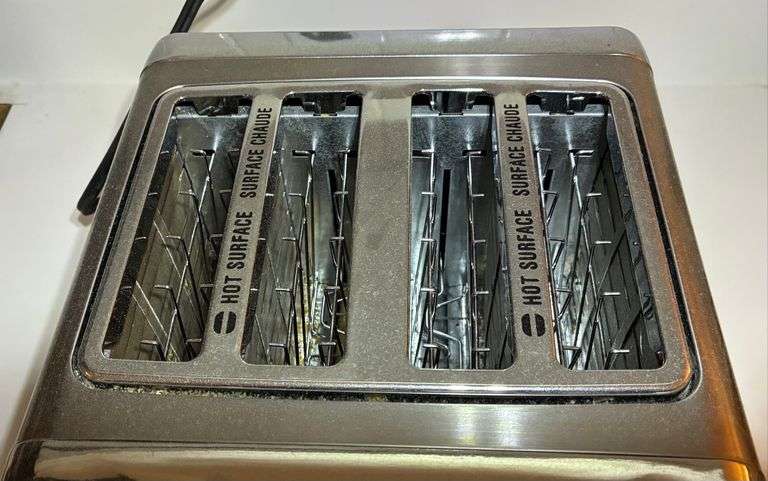 Hamilton Beach 4 Slice Toaster (Located Kitchen)