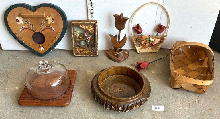 7 pc Wall Hanging Harp, Basket, Cheese Ball Plate with Lid and More (Located Garage)