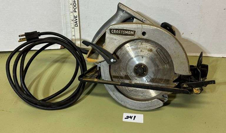 Craftsman 7” Electric Hand Saw (Works) (Located Basement Section 3)
