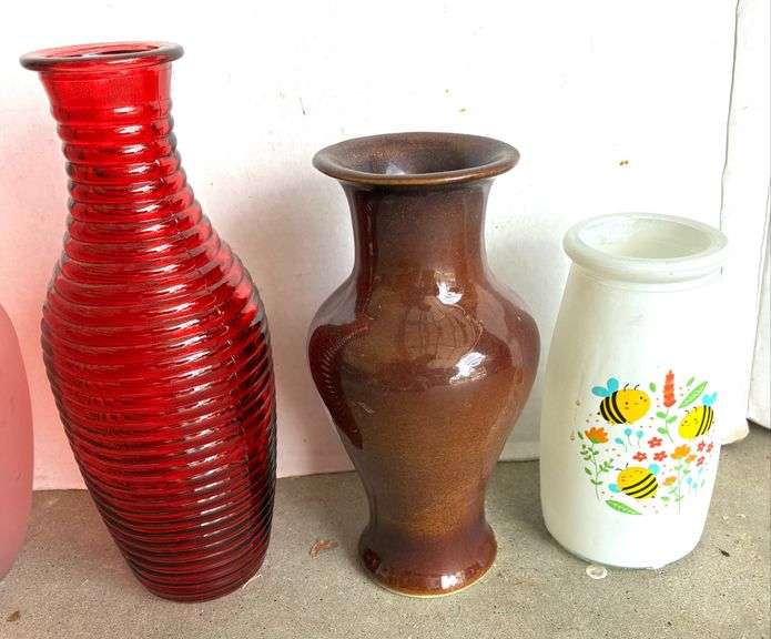 5 pc Vases (Located Garage)