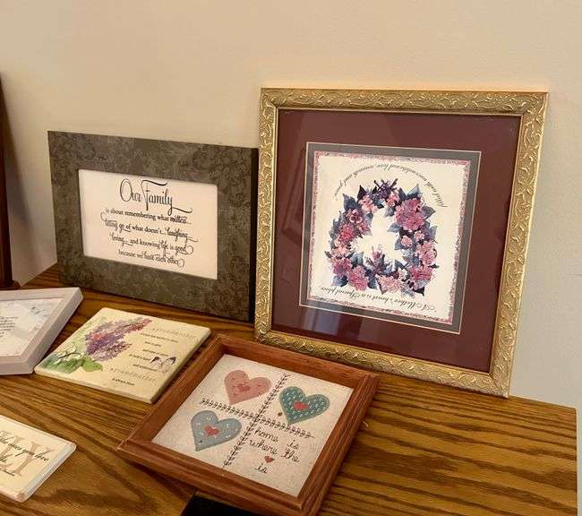 8pc Wall Decor (Located in Bedroom to the Left)
