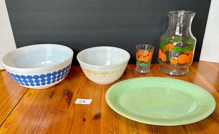 5pc Pyrex Mixing Bowls, Fire King Plate and More (Located in Kitchen)