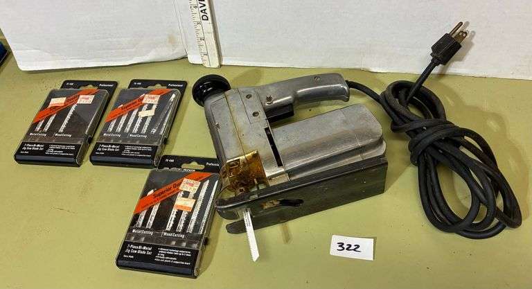 Craftsman JigSaw with Blades (Located Basement Section 3)