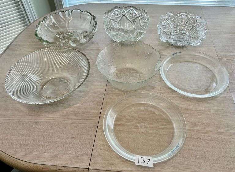 7pc Clear Glass Bowls (Located in Master Bedroom)