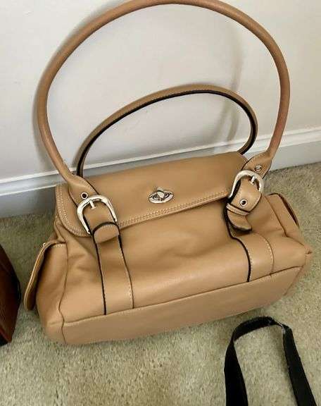6pc Purses (Located in Bedroom to the Left)