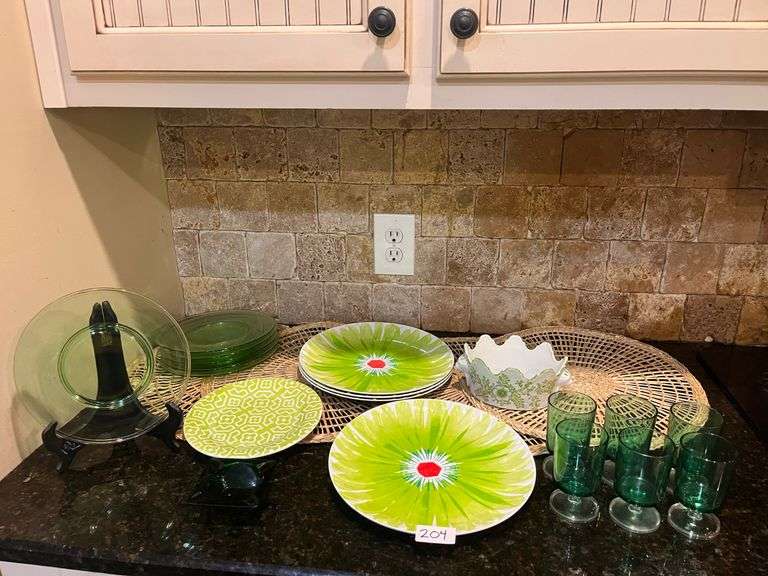 22 pc fun green lot (located in kitchen)