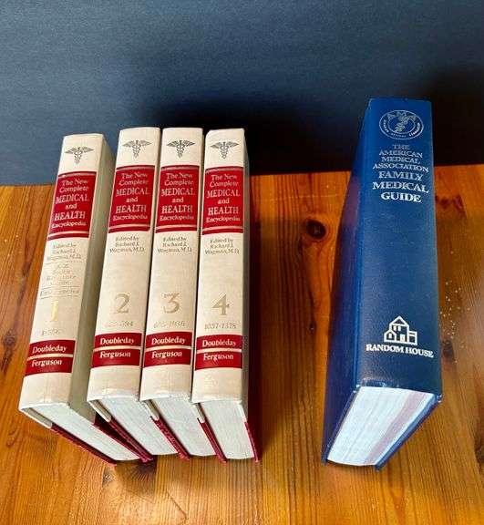 5pc The New Complete Medical and Health Encyclopedias & The American Medial Association Family Medic