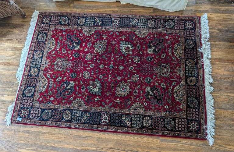 Rug, 4'x 6' no markings on back(located in sunroom)