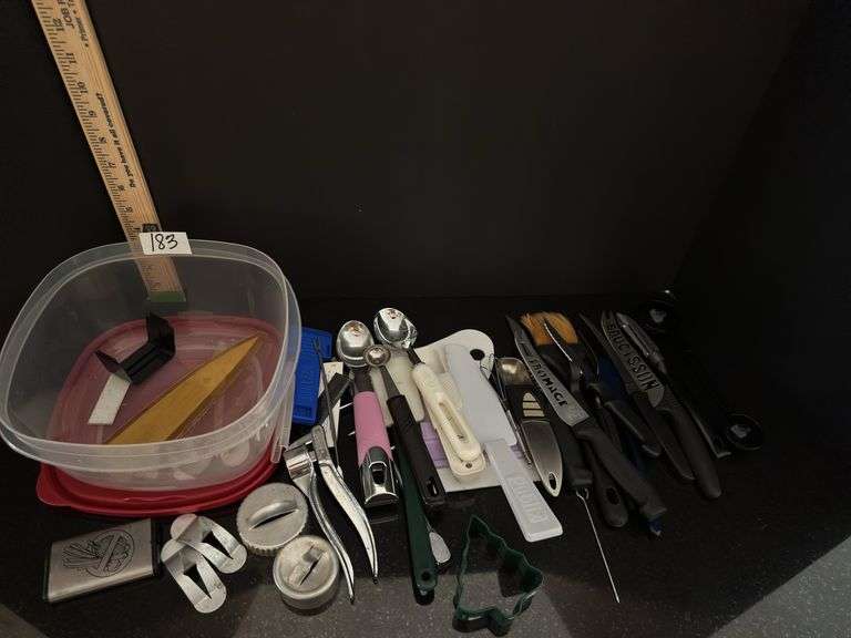 Miscellaneous kitchen accessories (located in kitchen)