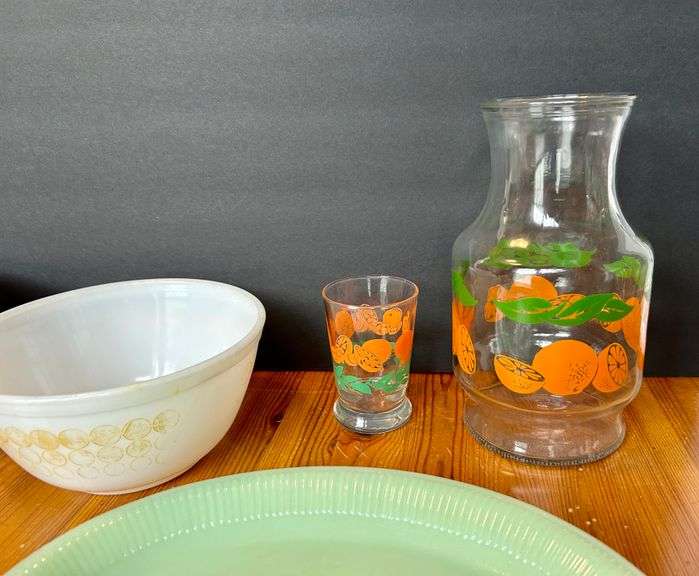 5pc Pyrex Mixing Bowls, Fire King Plate and More (Located in Kitchen)