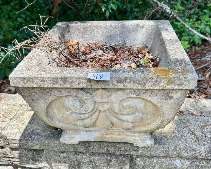 Concrete Planting Pot 9”x13 1/4” (Located in Back Yard)