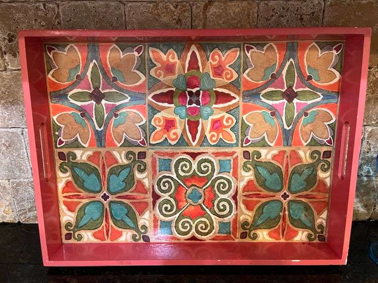 8 pc margarita glasses and serving tray (located in kitchen)