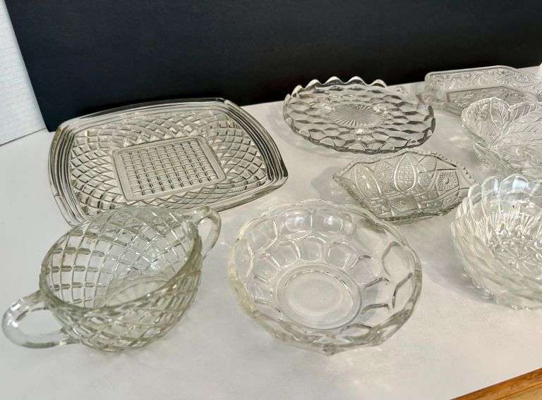 12pc Clear Glass Plates, Bowls and More (Located in Master Bedroom)