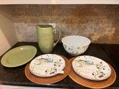 Salad and sangria set (located in kitchen)