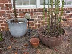 4 piece-planters,yard decor, small terracotta planter(located side of house)