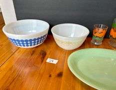 5pc Pyrex Mixing Bowls, Fire King Plate and More (Located in Kitchen)
