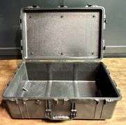 Pelican Rolling Case Waterproof 31” Wide