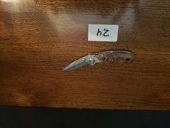 Set of 3 pocket knives (located in dining room)