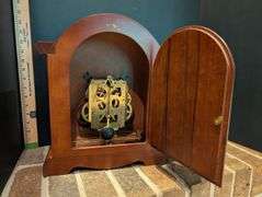 Daniel Dakota Tempus Fugit mantle clock, no key (located in family room)