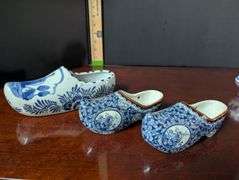 5 pc. Blue and white decor-Royal Sphinx Delfts Windmill plate, made in Holland and more, stand not i