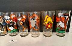 8pc Pepsi Collector Series Warner Bros 1973 Drinking Glasses (Located in Kitchen)
