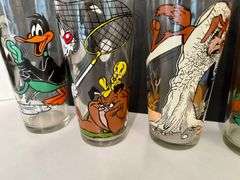8pc Pepsi Collector Series Warner Bros 1973 Drinking Glasses (Located in Kitchen)