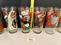 8pc Pepsi Collector Series Warner Bros 1973 Drinking Glasses (Located in Kitchen)