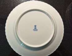 Assortment of 10 plates (located in kitchen)