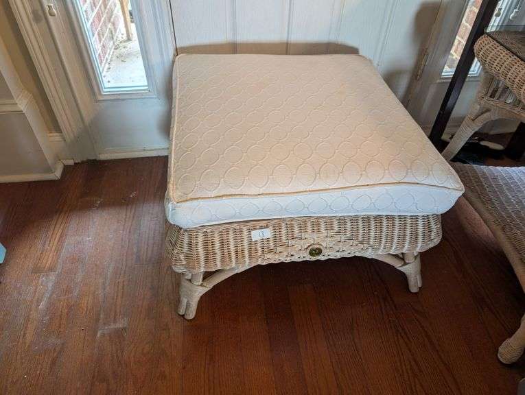 The Championship Wimbledon ottoman, 28"x28"x18"tall,matching lots 24, 25, 334(living room)stain on t