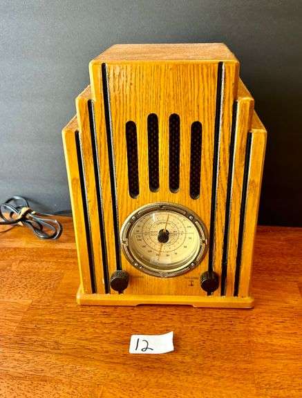Classic Collectors Edition Radio (Located in Kitchen)