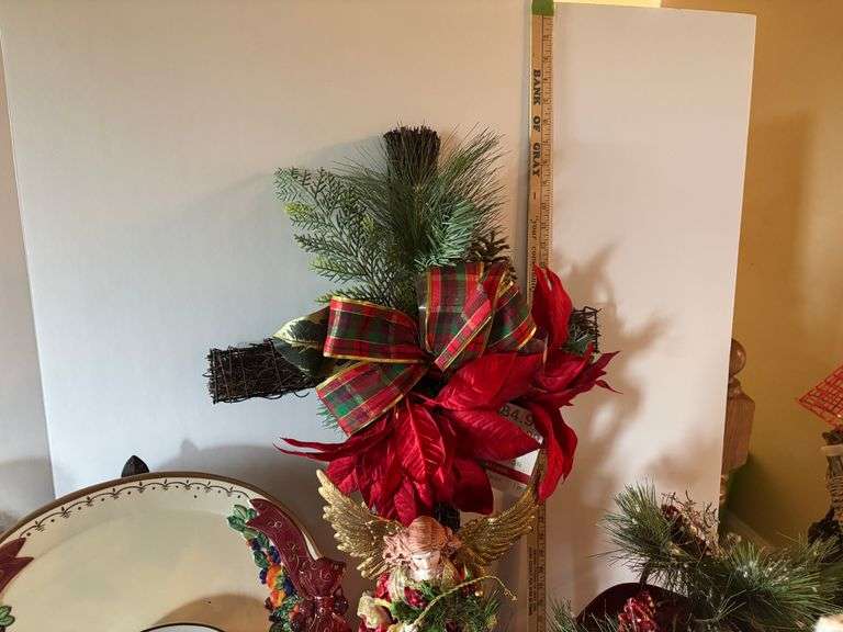 Christmas Dolls, Decorative Plates, and Decor, Stands Not Included (Located in ds Front Room)