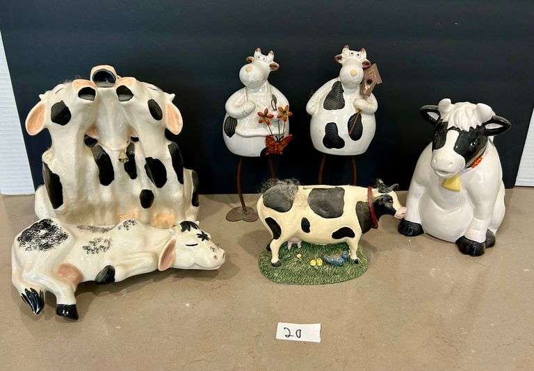 6pc Cow Home Decor (Located in Kitchen)