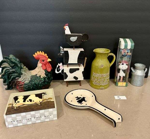8pc Farmhouse Items (Located in Kitchen)