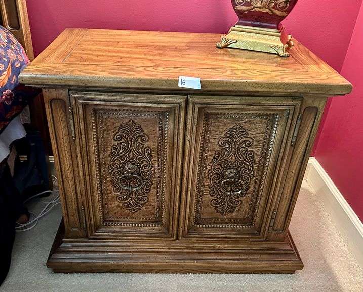 2pc Stanley Night Stands 24”x27 7/8”x16”
