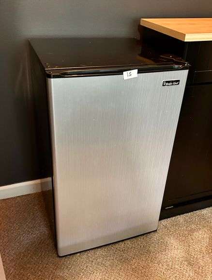 Magic Chef Mini Fridge 31 3/4”x19”x17 3/4”x (Located Upstairs Bedroom to the Left)
