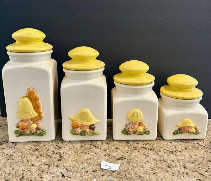 Vintage 4pc Ceramic Kitchen Canister Set (Located in Kitchen)