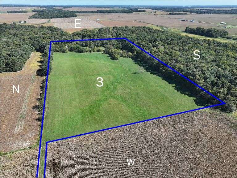 Tract 3 ● 21.71 + or – Acres, 18.89 + or – tillable acres, currently grassland located in Sec 17 Denver Township Richland County IL